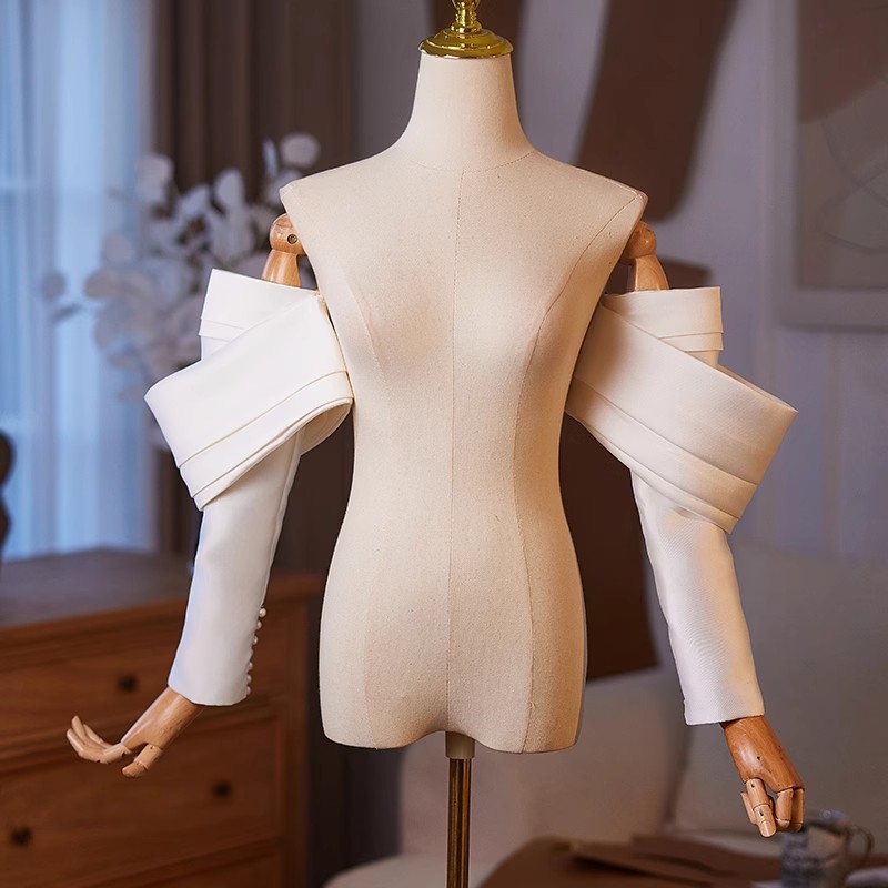 Vintage Fashion Photography - Dames elegante ontwerper wit satijnen arm